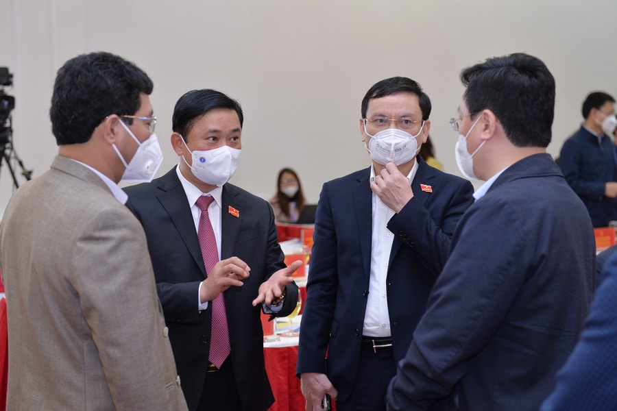 Chất vấn, trả lời chất vấn đúng trọng tâm, thẳng thắn, trách nhiệm