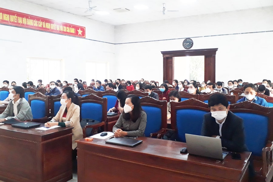 Gần 100 công chức Nghĩa Đàn tham gia thi kiểm tra, sát hạch