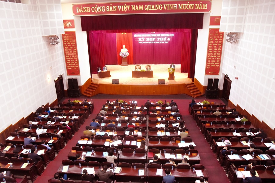 Hội đồng nhân dân thành phố Vinh tổ chức kỳ họp quyết nghị nhiều nội dung quan trọng