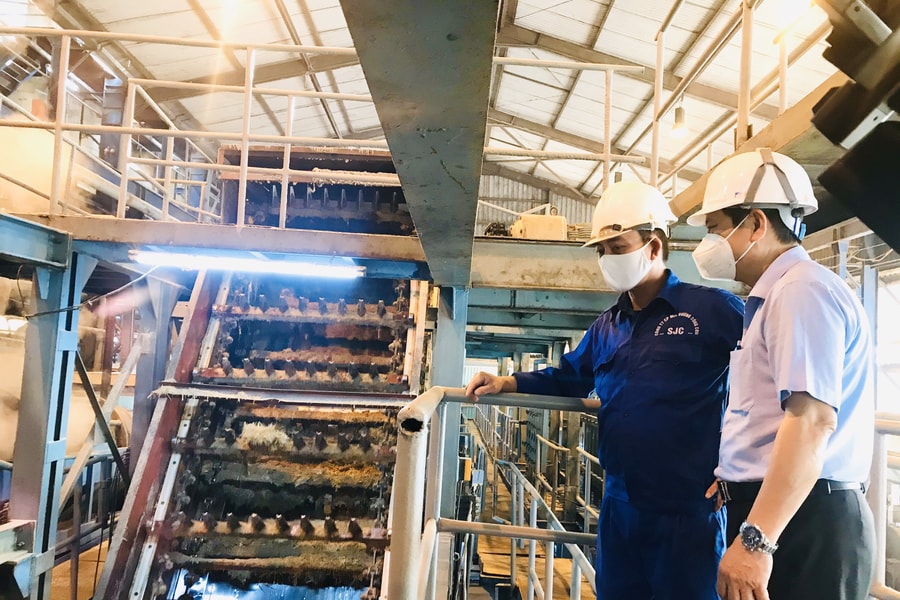 Công ty cổ phần mía đường Sông Con chủ động phòng dịch để sản xuất