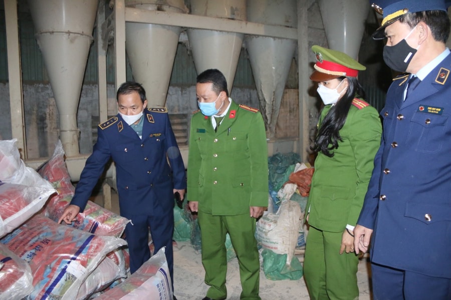 Cơ quan chức năng xử lý 2 tấn lúa giống chưa được cấp phép lưu hành