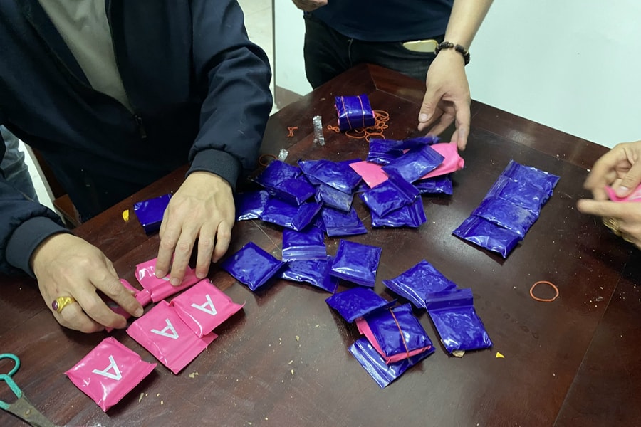 Bắt kẻ chủ mưu đường dây ma túy xuyên quốc gia, thu thêm 10 nghìn viên ma túy giấu dưới gốc cây