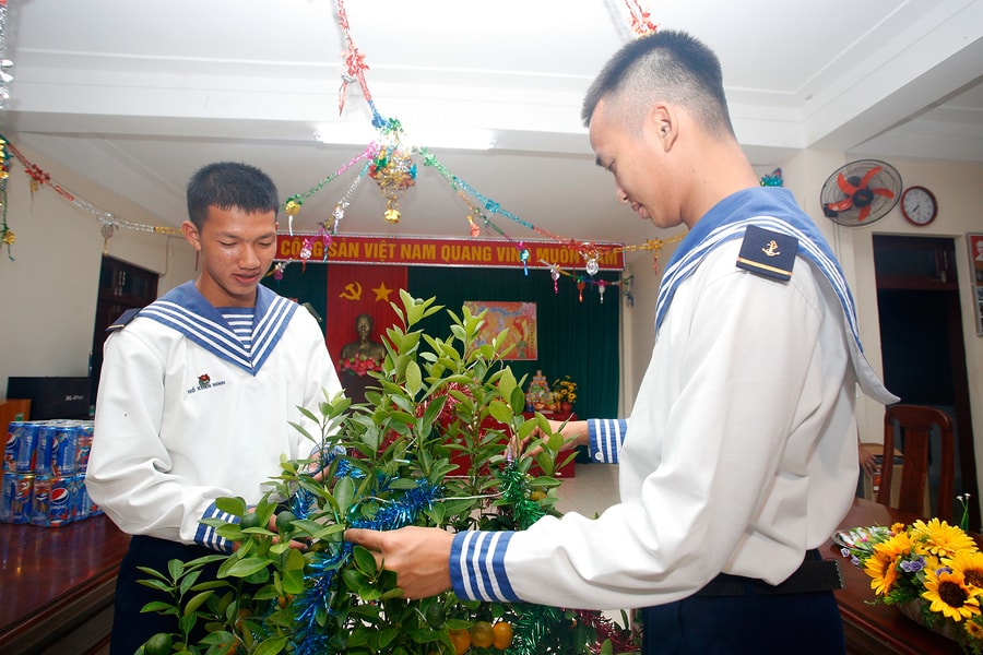 Kết thúc hải trình tặng quà Tết cho quân dân Trường Sa