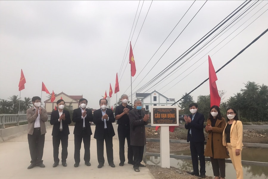 Khánh thành cầu Vạn Đông tại xã Diễn Vạn (Diễn Châu)
