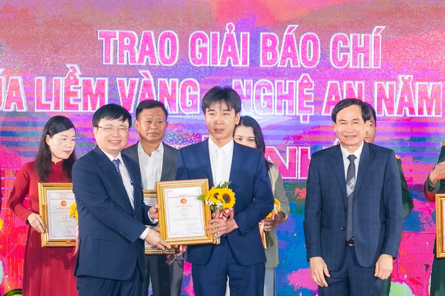 Danh sách các tác phẩm, tác giả đạt Giải Búa liềm Vàng - Nghệ An năm 2021