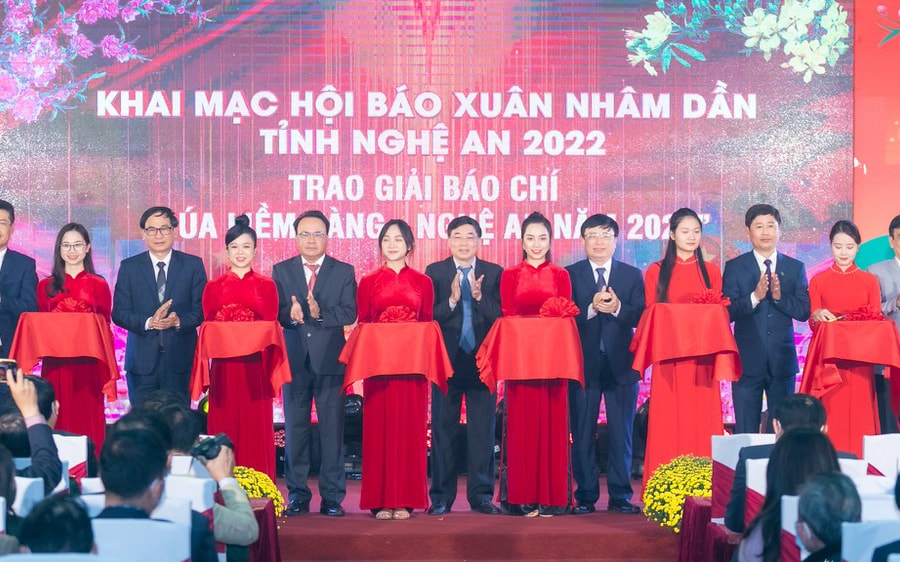 Tưng bừng ngày Hội báo Xuân Nhâm Dần tỉnh Nghệ An 2022