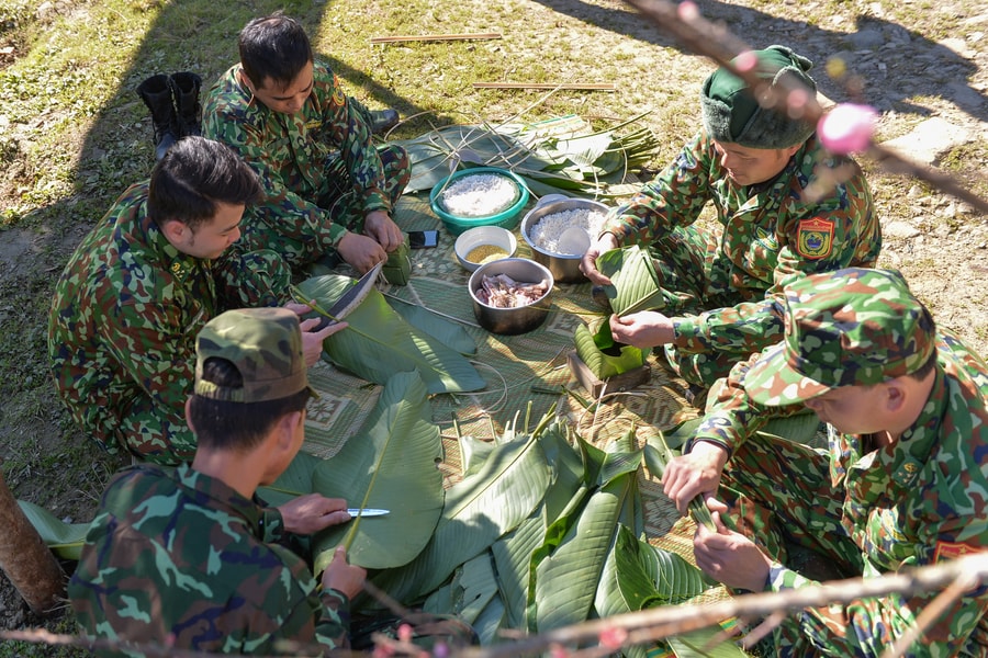 Tết nơi 'trời thấp đất cao'