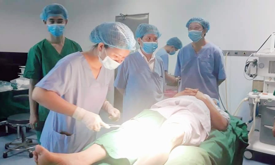 BVĐH Y khoa Vinh: Điều trị thoái hóa khớp gối bằng huyết tương giàu tiểu cầu kết hợp với tế bào gốc