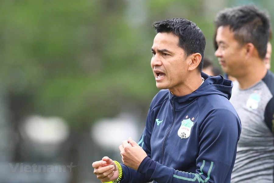 Ai làm phá sản tính toán của HLV Kiatisak?