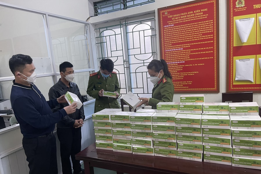 Thu giữ thêm 2.000 que test Covid-19 không rõ nguồn gốc