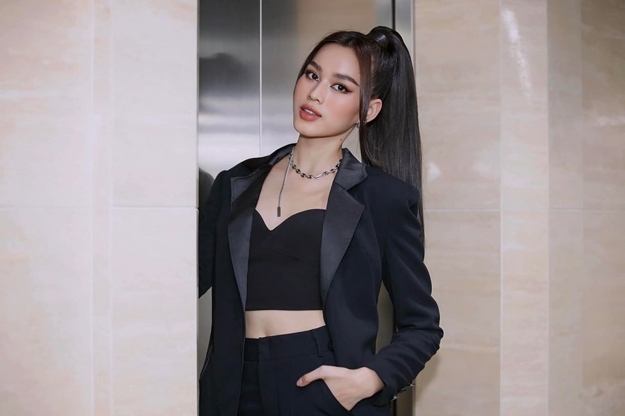 Hoa hậu Đỗ Thị Hà đẹp như fashionista trong loạt ảnh mới