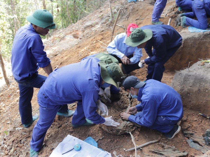Đội Quy tập Bộ CHQS tỉnh tìm kiếm được 96 hài cốt liệt sĩ hy sinh tại Lào
