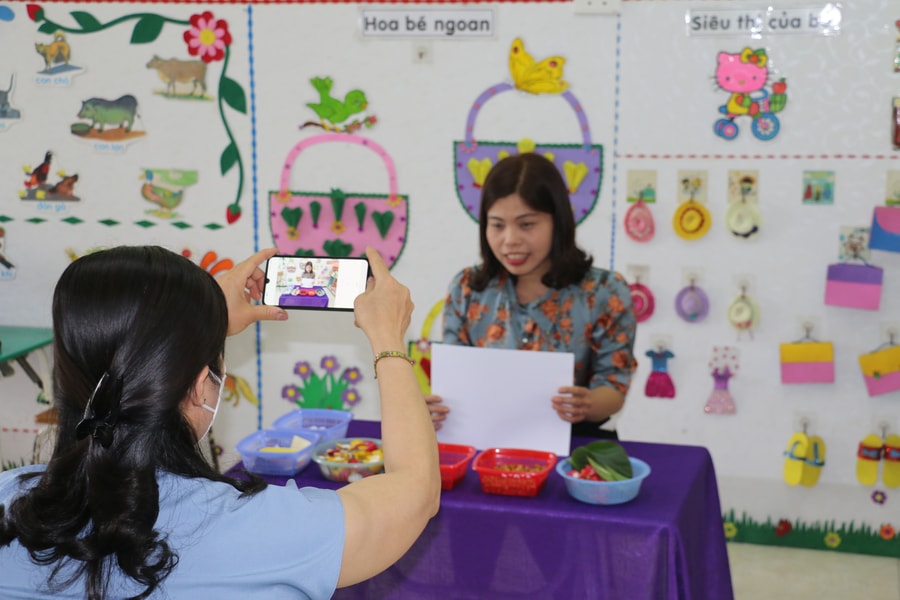 Phát huy hiệu quả việc phối hợp giữa nhà trường và cộng đồng để chăm sóc trẻ trong mùa dịch Covid