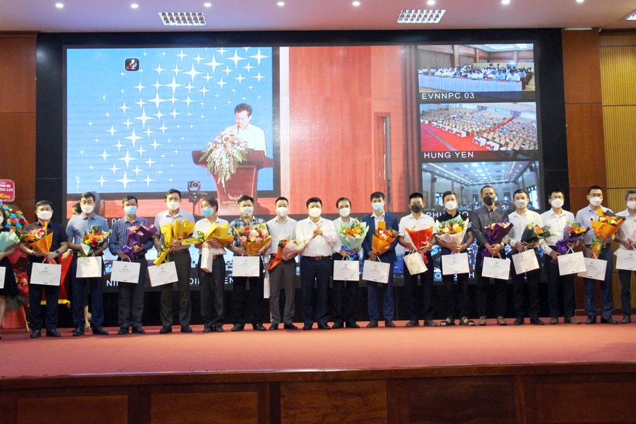 Ngành Điện lực tri ân khách hàng sử dụng điện