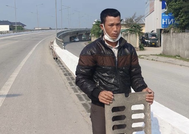 Bắt 2 tên trộm, cướp tài sản người đi đường và công trình công cộng