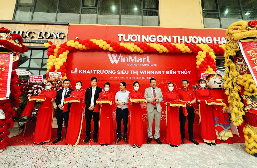 Tưng bừng khai trương, WinMart Bến Thủy dành tặng khách hàng loạt ưu đãi hấp dẫn