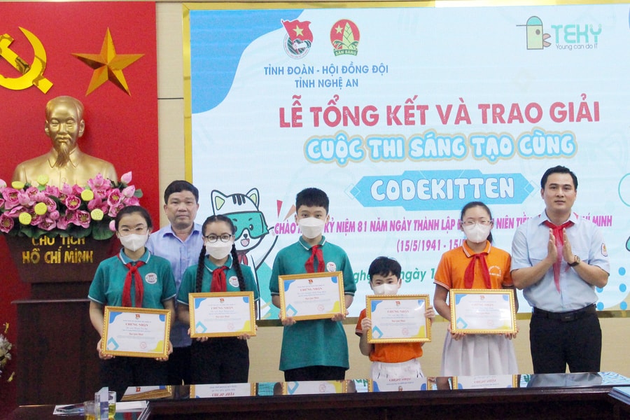 Trao giải Cuộc thi 'Sáng tạo cùng CodeKitten 2022'