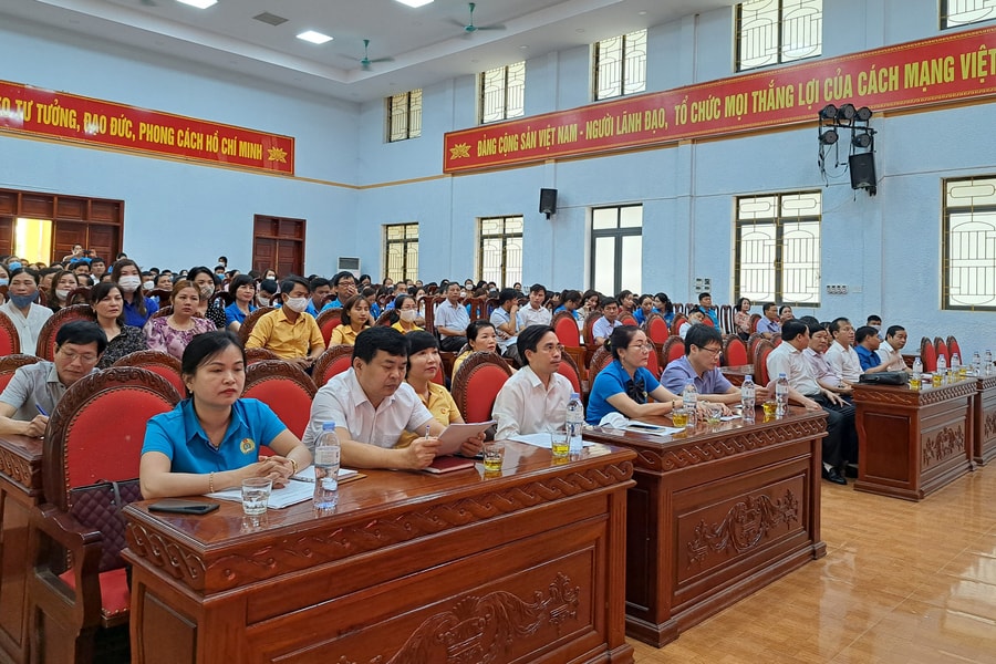 Cấp ủy, chính quyền huyện Đô Lương trực tiếp đối thoại với người lao động