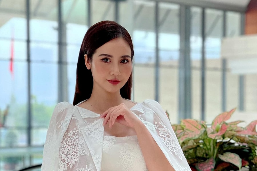 Sắc vóc thăng hạng của Huyền Lizzie - nữ chính 'Thương ngày nắng về'