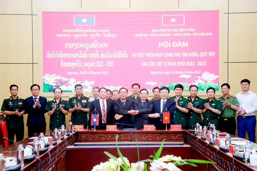 Nghệ An ký kết phối hợp tìm kiếm, quy tập hài cốt liệt sĩ mùa khô 2022-2023 với 3 tỉnh của Lào