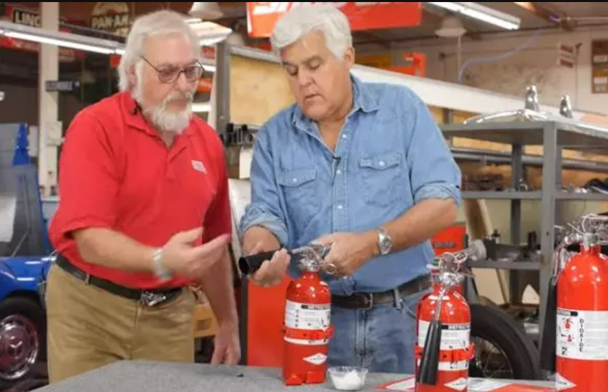 Những điều cần lưu ý khi đặt bình chữa cháy trong xe ô tô 