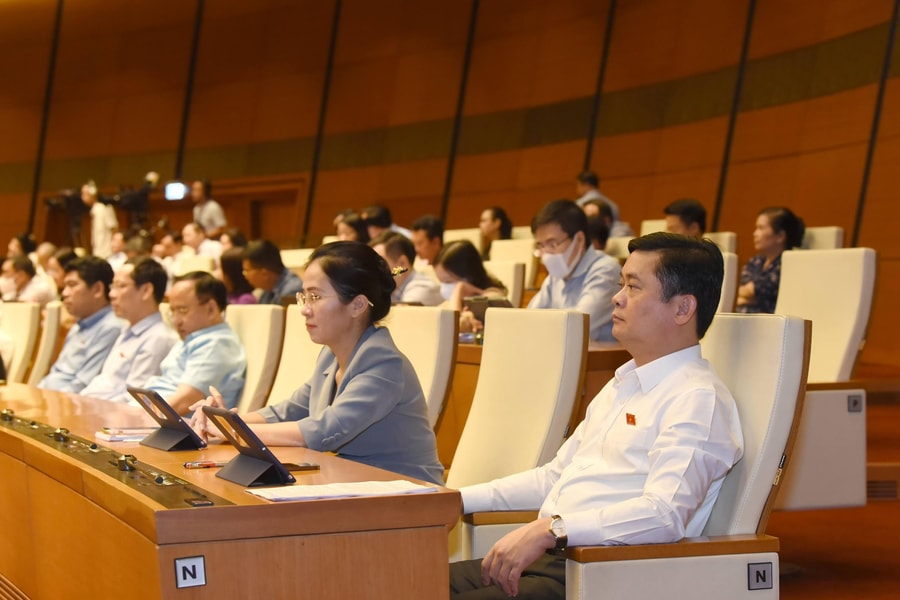 Quốc hội tiến hành chất vấn nhóm vấn đề thuộc lĩnh vực tài chính, ngân hàng