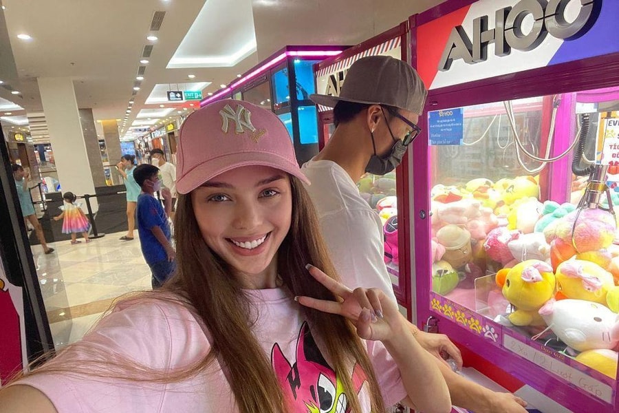 Cuộc sống hôn nhân hạnh phúc của vợ mẫu Tây và Bùi Tiến Dũng