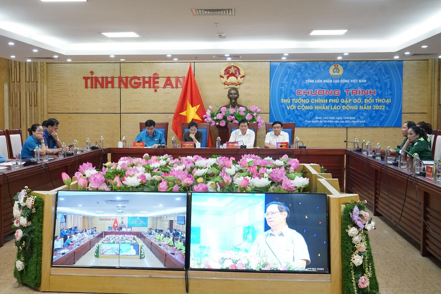 Thủ tướng Chính phủ Phạm Minh Chính gặp gỡ, đối thoại với 4.500 công nhân lao động trên cả nước