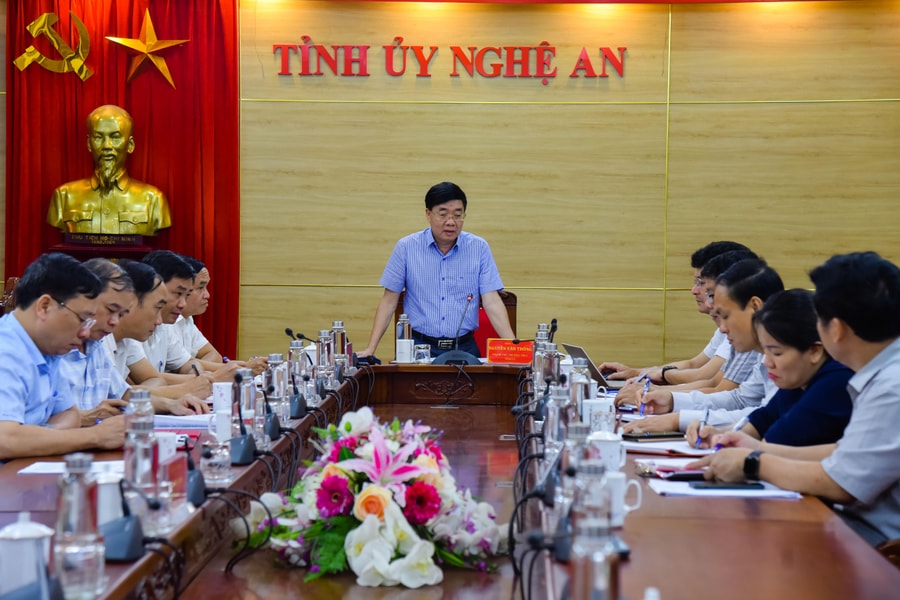 Thường trực Tỉnh ủy giao ban với các ban Đảng và Văn phòng Tỉnh ủy