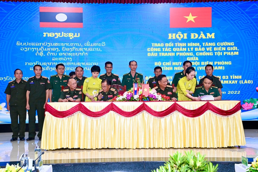 Hội đàm giữa Bộ Chỉ huy BĐBP tỉnh Nghệ An với Bộ Chỉ huy Quân sự, Ban Giám đốc Công an 3 tỉnh của nước bạn Lào