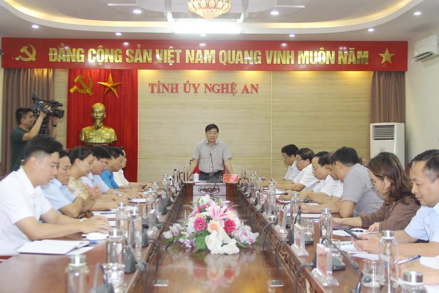 Mặt trận Tổ quốc và các đoàn thể cần thể hiện mạnh mẽ vai trò phản biện, bảo vệ quyền và lợi ích hợp pháp của đoàn viên, hội viên