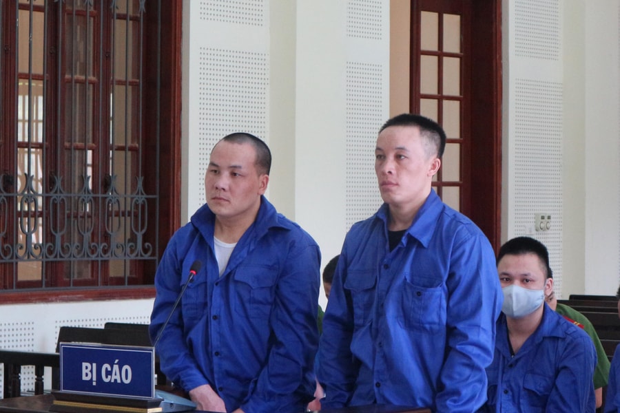 Buôn gần 6 cân ma túy, kẻ lĩnh án tử, người ngồi tù vô thời hạn