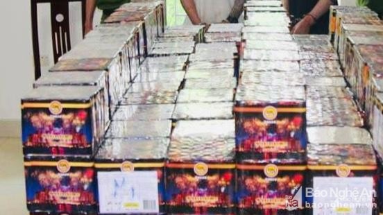 Nghệ An: Bắt giữ 3 đối tượng mua bán 3,5 tạ pháo nổ trái phép