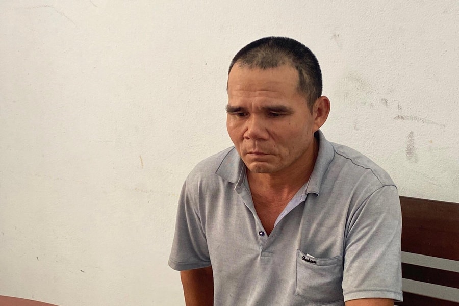 Khởi tố kẻ dùng 7 lít xăng phóng hỏa nhà hàng xóm