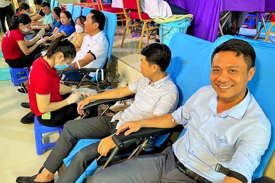  Hơn 1.000 tình nguyện viên tham gia hiến máu ở thị xã Hoàng Mai