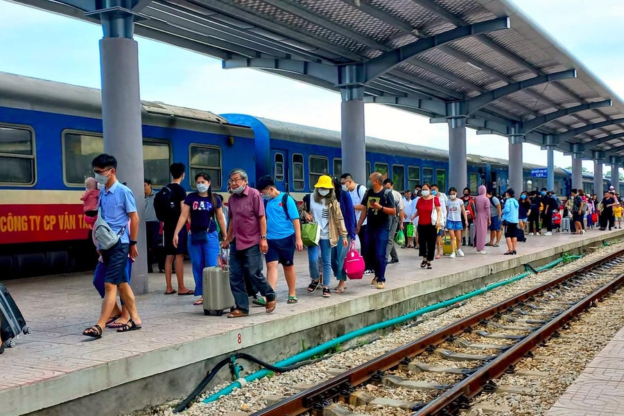 Nghệ An: Kín vé tàu xe dịp nghỉ lễ Quốc khánh 2/9