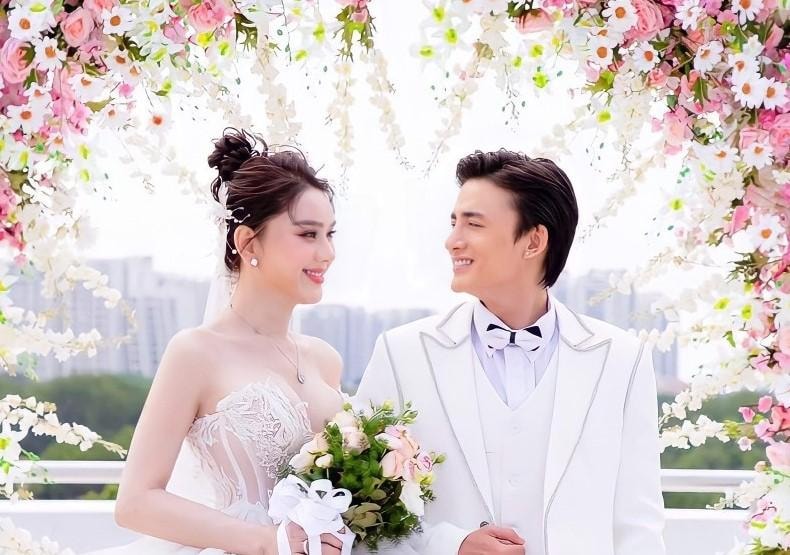 Lâm Khánh Chi tung ảnh cưới bên Song Duy 