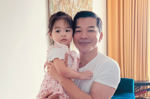 Trần Bảo Sơn khoe con gái 2 tuổi, giữ kín danh tính mẹ em bé