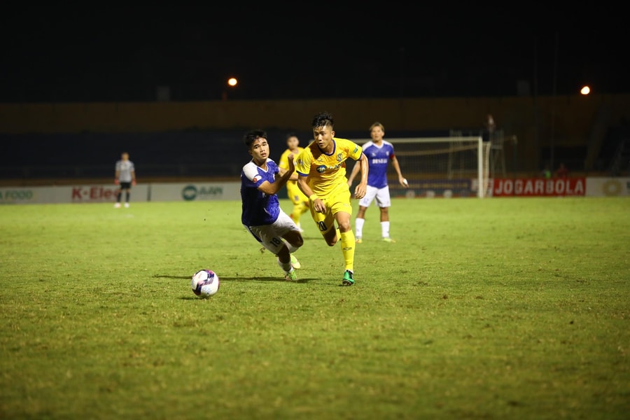 Sông Lam Nghệ An bị SHB Đà Nẵng cầm hoà trên sân nhà