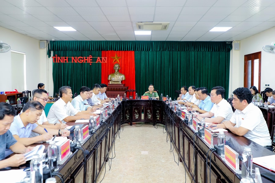 Chủ tịch UBND tỉnh Nguyễn Đức Trung tiếp công dân định kỳ tháng 9