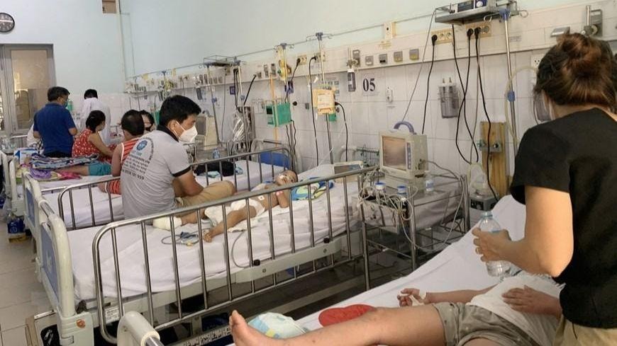 Đã có 1.500 túi dịch truyền Dextran điều trị sốc sốt xuất huyết về Việt Nam