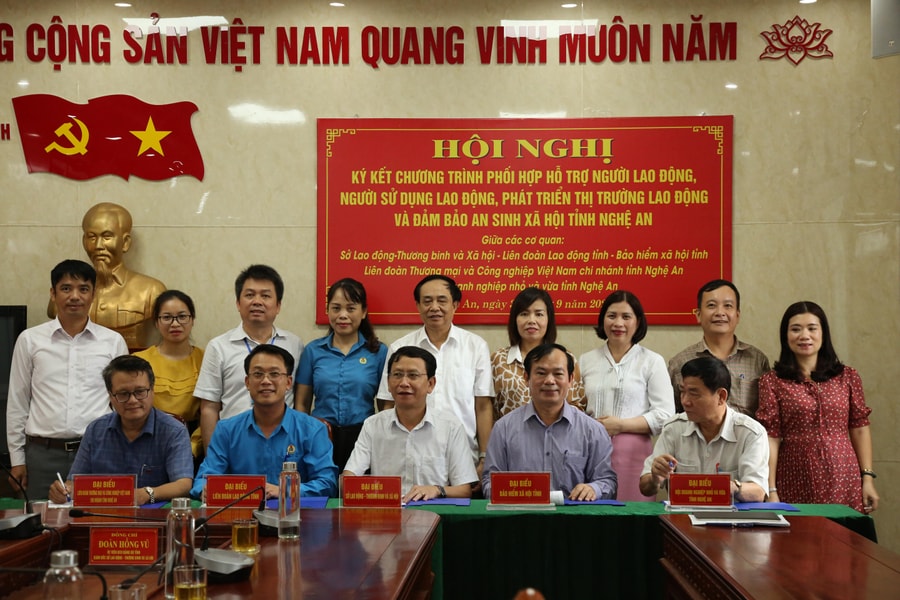 Ký kết phối hợp hỗ trợ và phát triển thị trường lao động 