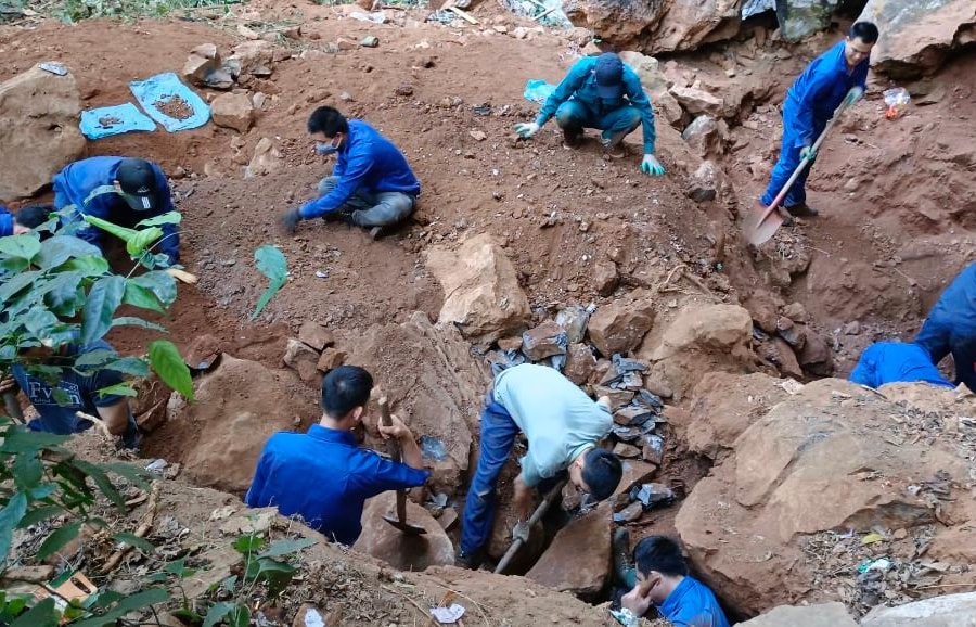 Xuất quân thực hiện nhiệm vụ tìm kiếm, quy tập hài cốt liệt sĩ trên nước bạn Lào