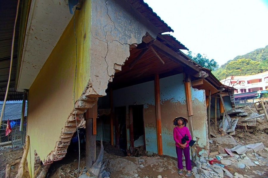 15 ngày sau lũ quét, nhiều gia đình ở Kỳ Sơn vẫn chưa thể về nhà