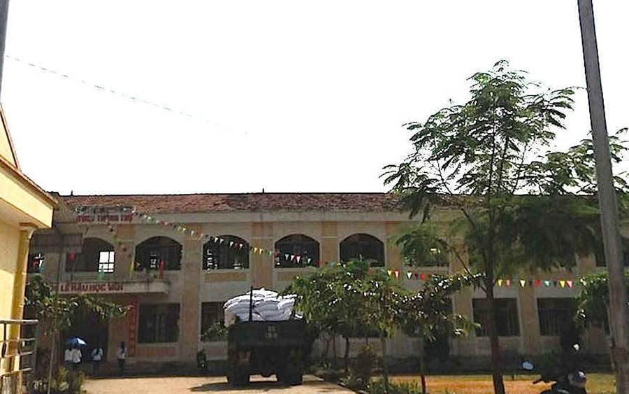 Nữ sinh lớp 7 ở Nghệ An bị đánh hội đồng vì tự ý lấy áo bạn để mặc