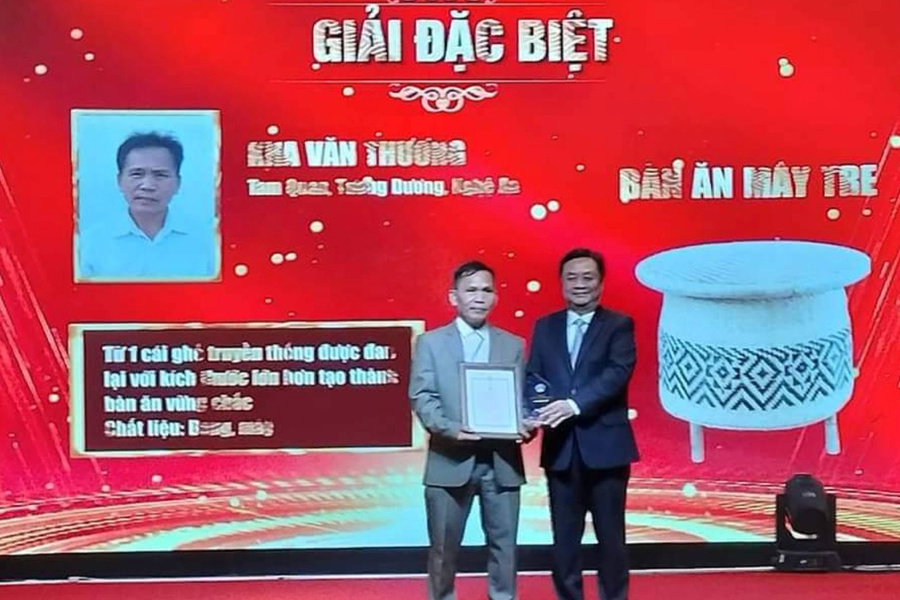 Nông dân Nghệ An giành giải Đặc biệt sản phẩm thủ công mây tre đan toàn quốc