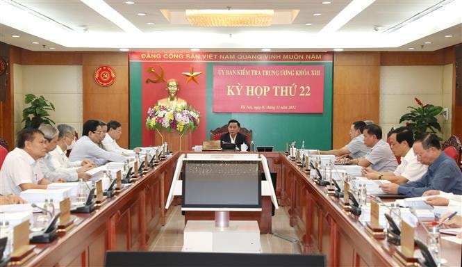 Tiêu cực kéo dài do cán bộ làm công tác kiểm tra, giám sát nể nang, né tránh thậm chí bị mua chuộc