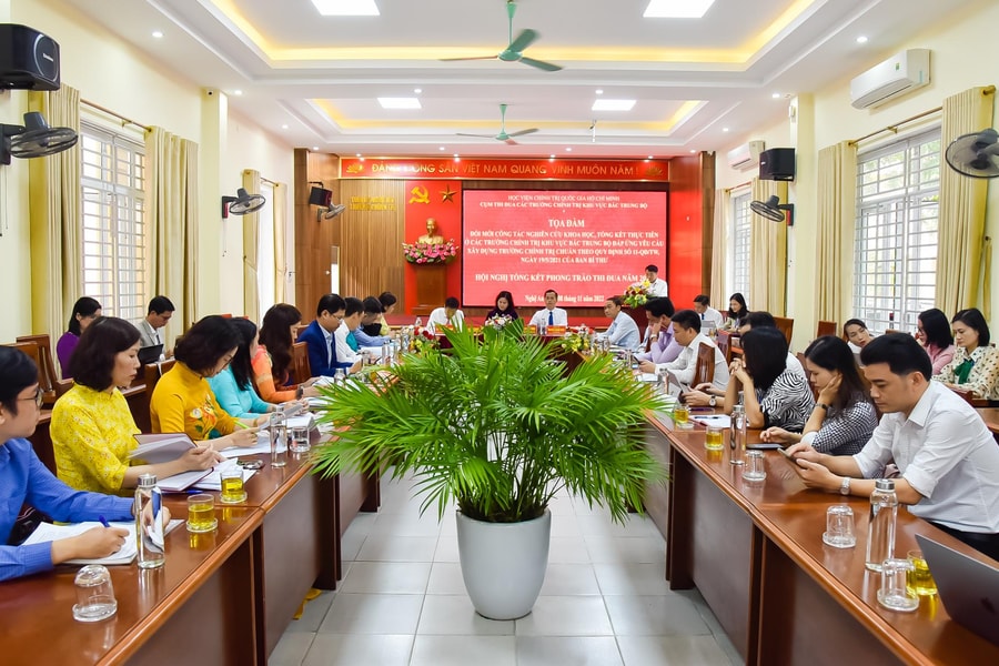 Đổi mới công tác nghiên cứu khoa học, tổng kết thực tiễn ở các trường chính trị