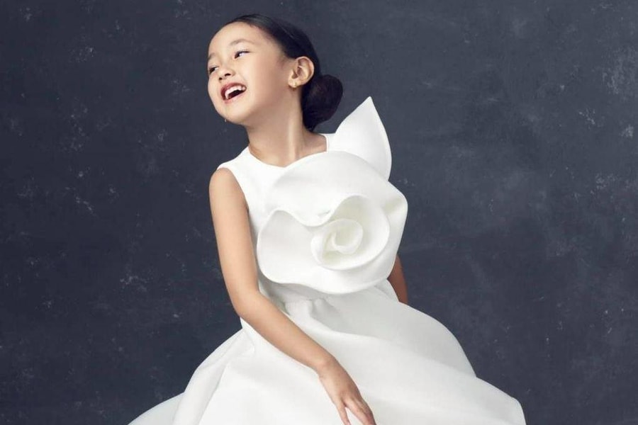 Tiểu thư 7 tuổi của Hà Kiều Anh được khen như hoa hậu tương lai 