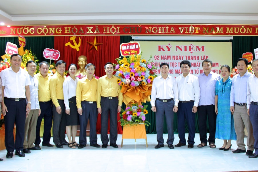 Phó Bí thư Thường trực Tỉnh ủy chúc mừng Ngày truyền thống Mặt trận Tổ quốc Việt Nam